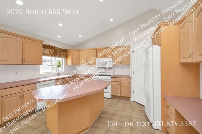 Building Photo - 2070 N 650 W