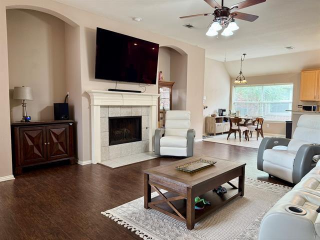 Building Photo - 1597 Castle Pines Dr