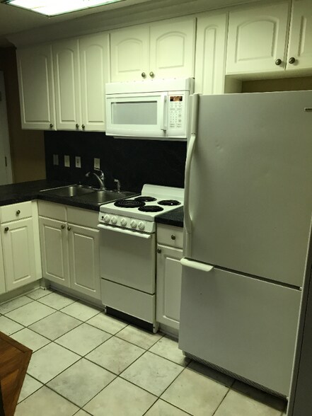 Building Photo - 2755 Colonies Dr