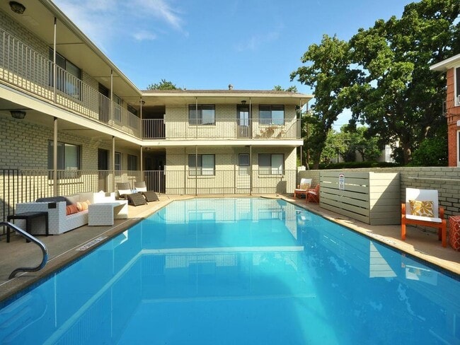 Building Photo - 1307 Norwalk Ln