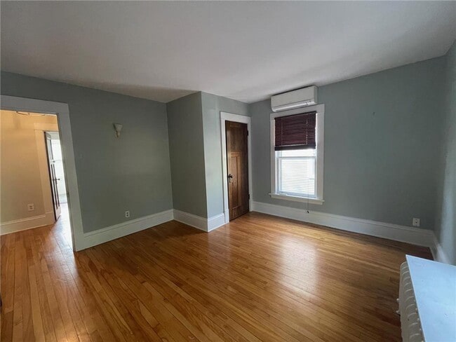 Building Photo - 3310 Holmes Ave