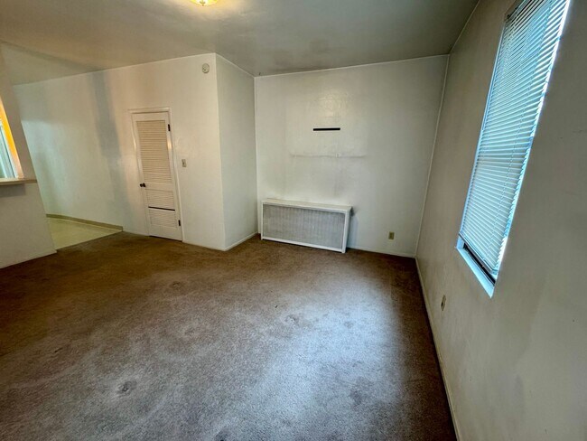 Building Photo - 1939 Crafton Blvd