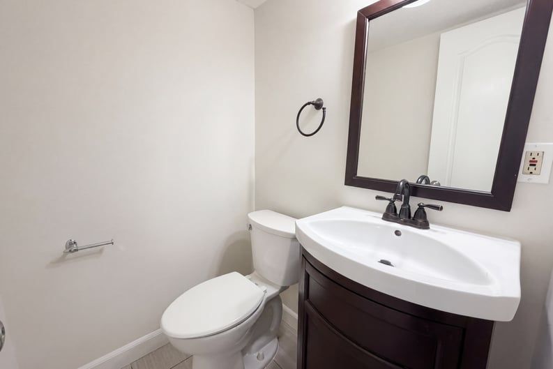 Building Photo - 13451 Land O Woods Dr