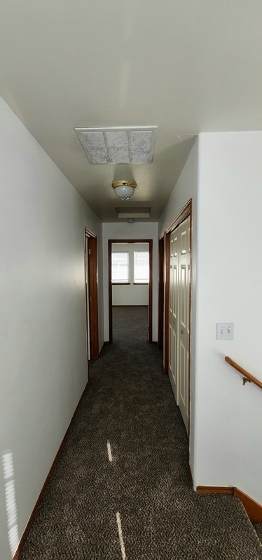 Building Photo - 1326 S Skyline Dr