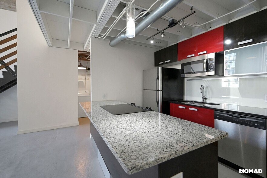 Building Photo - 650 Glen Iris Dr NE
