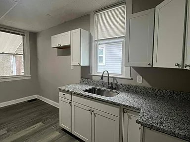 Building Photo - 2309 Date St