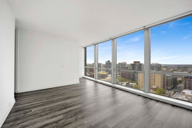 Building Photo - 330 W Diversey Pkwy