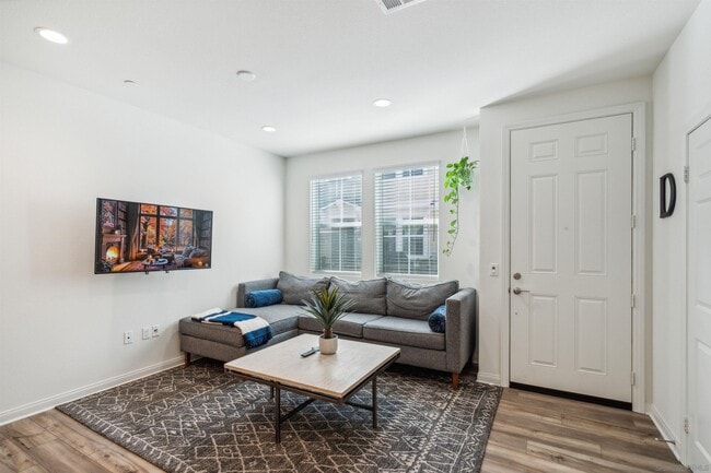 Building Photo - 2018 Barite St