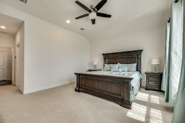 Building Photo - Charming 3-Bedroom Retreat with 2 Full Baths in Roanoke