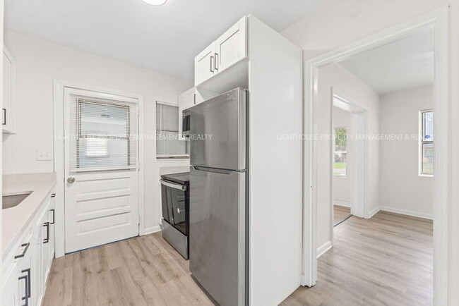 Building Photo - AFFORDABLE AND FULLY RENOVATED 3 BED 1 BATH