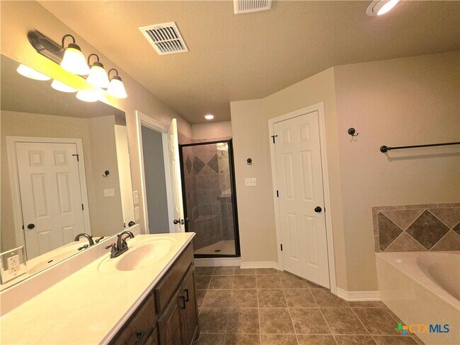 Building Photo - 5020 Sean Patrick Glen