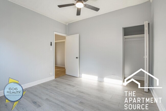 Building Photo - 5244 S Drexel Ave