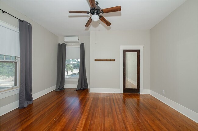 Building Photo - 206 S Sims Ave