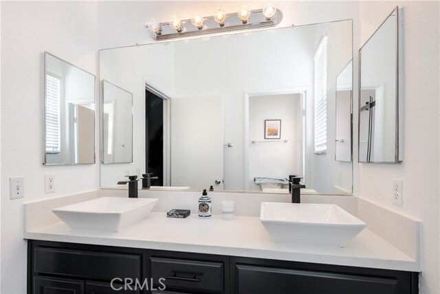 Building Photo - 13581 Mountain Top Dr