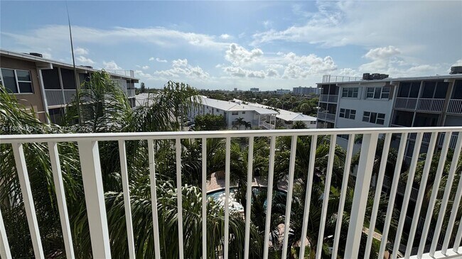 Building Photo - 4117 Bougainvilla Dr