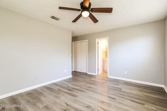 Building Photo - 2867 Holly Bay Rd