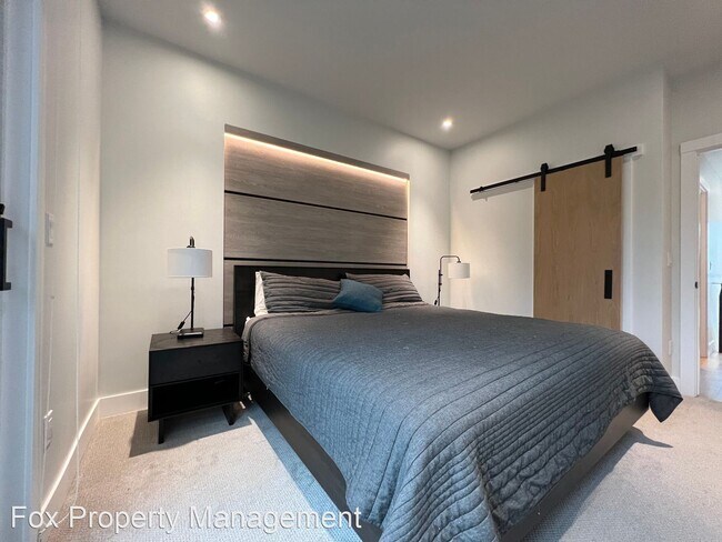 Building Photo - 3 br, 2.5 bath House - 940 North Street Un...