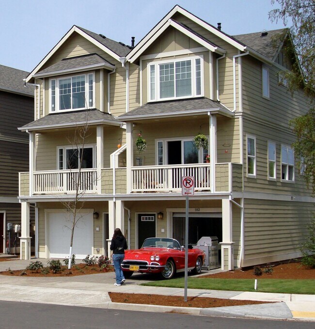Primary Photo - 3BDRM 2.5BTH Condo Duplex, Attached Garage...