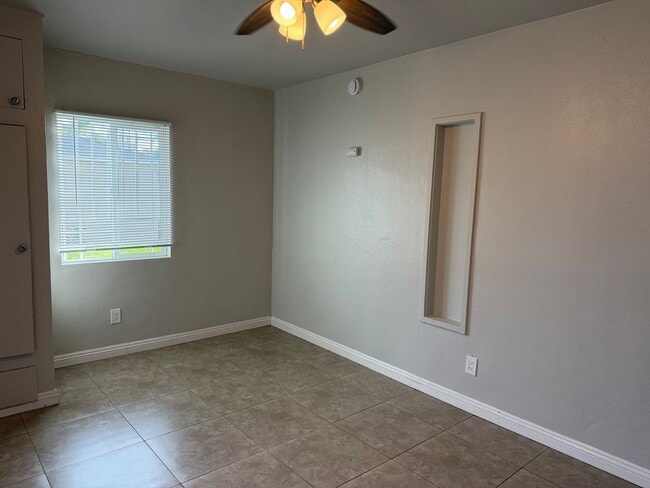 Building Photo - 339 E 19th St