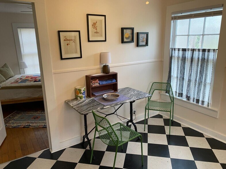 kitchen - 3105 Cedar St