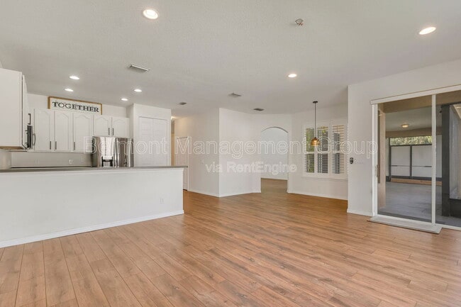 Building Photo - 3912 Heirloom Rose Pl