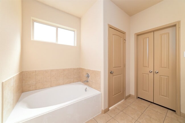 Building Photo - 2618 Ash Haven Ln