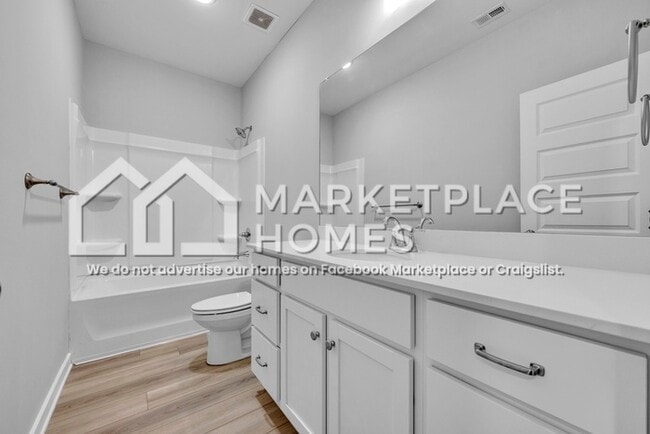 Building Photo - 142 Kings Wy