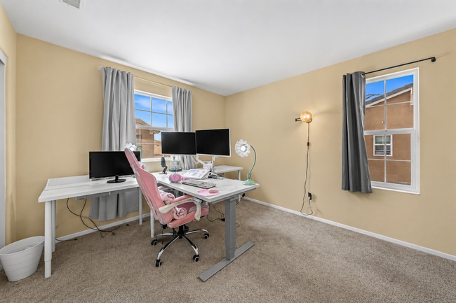 Building Photo - 1732 Wolf Canyon Loop