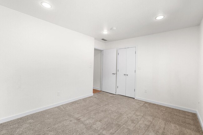 Building Photo - 3601 Menchaca Rd