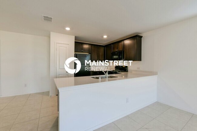 Building Photo - 3 Bedroom Pet-Friendly Home in Fort Worth, TX with Main Street Renewal