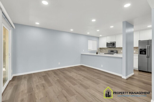 Building Photo - Inviting 3-Bedroom, 2-Bathroom Residence w...