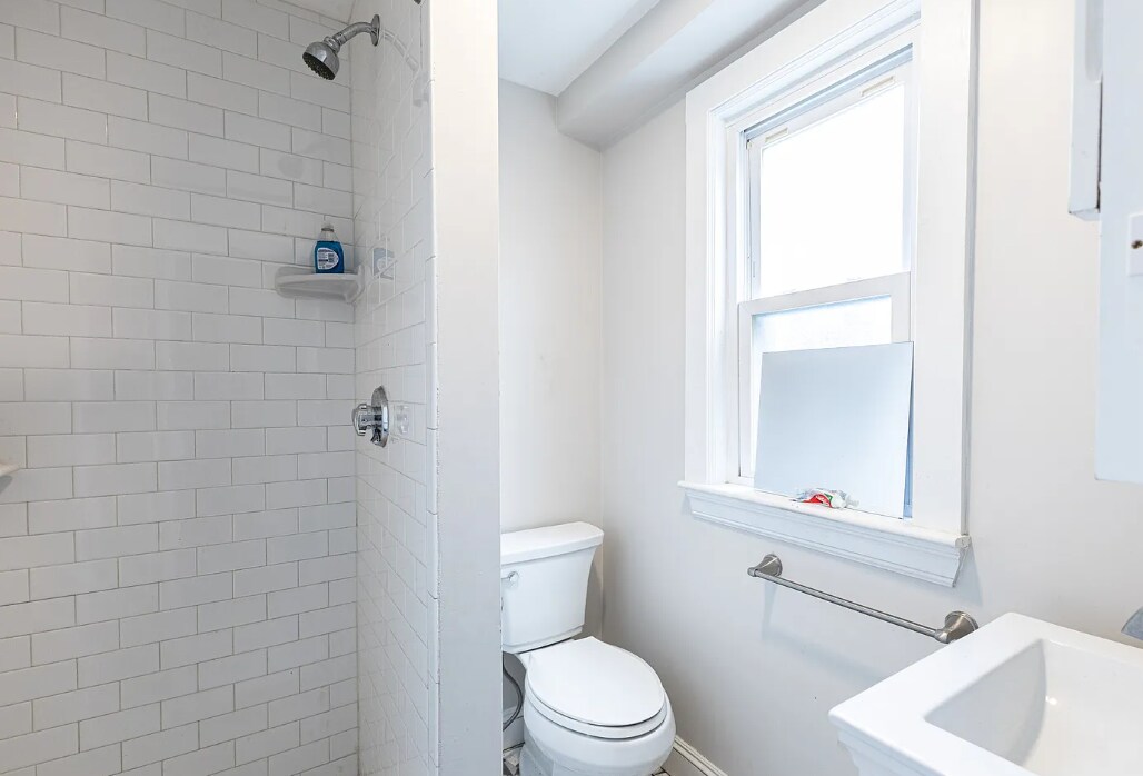 Building Photo - 224 Faneuil St