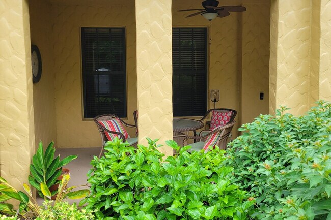 Building Photo - 9115 Capistrano St S