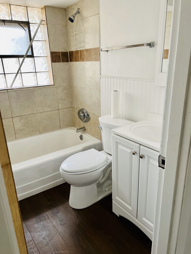 Bathroom - 9968 Northampton Dr