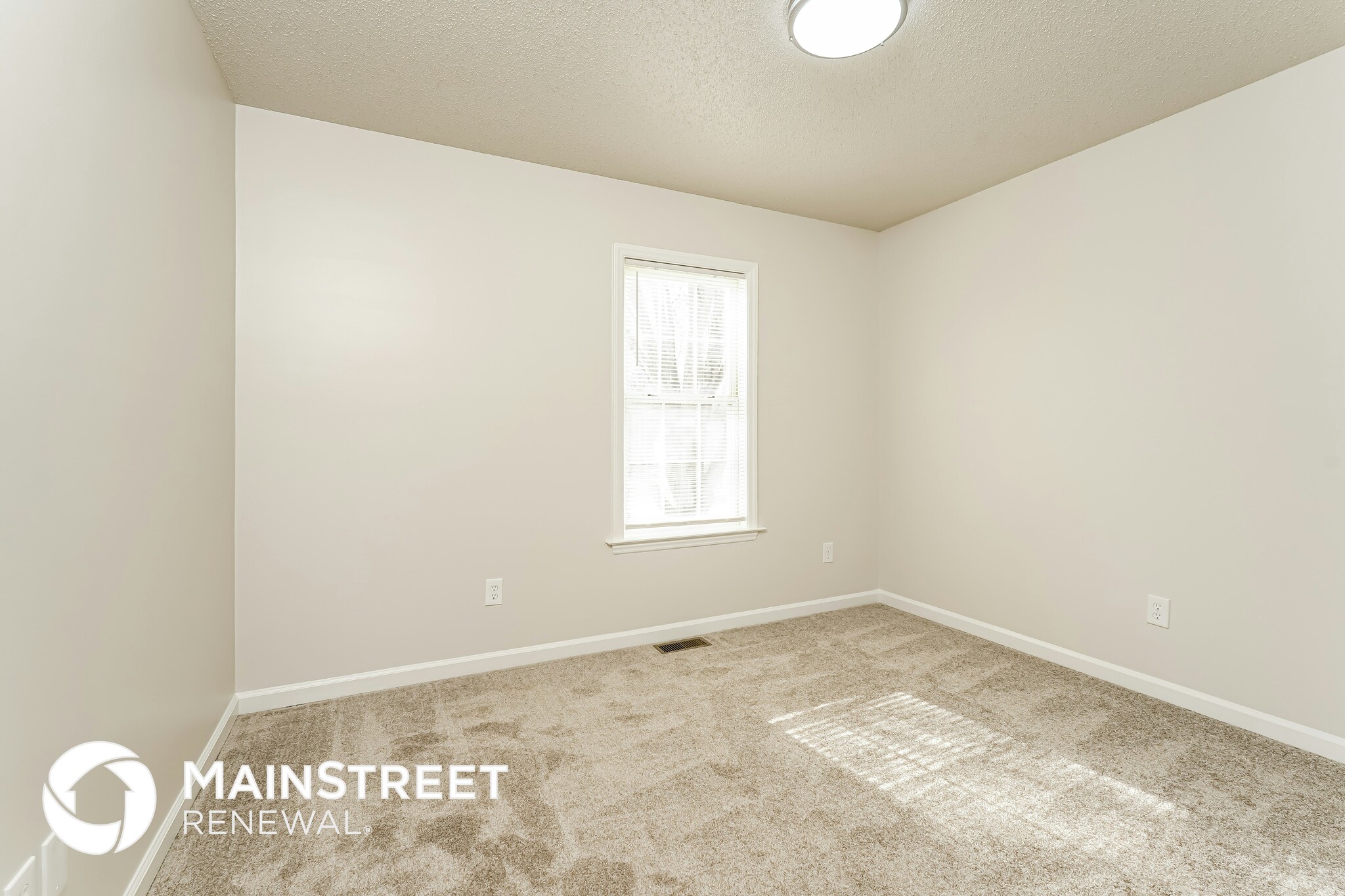 Building Photo - 1 Savannah Ln