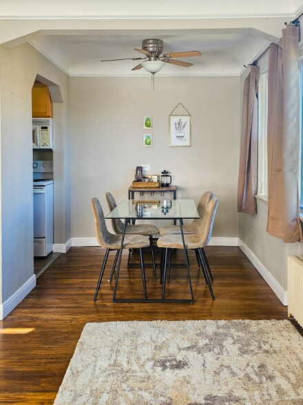 Building Photo - 1520 Glencoe St