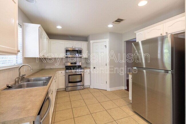 Building Photo - 1138 Emmitt Run