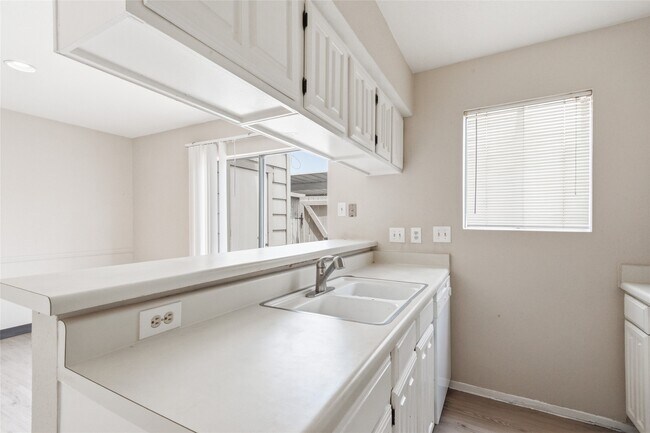Building Photo - 2120 Wilcrest Dr