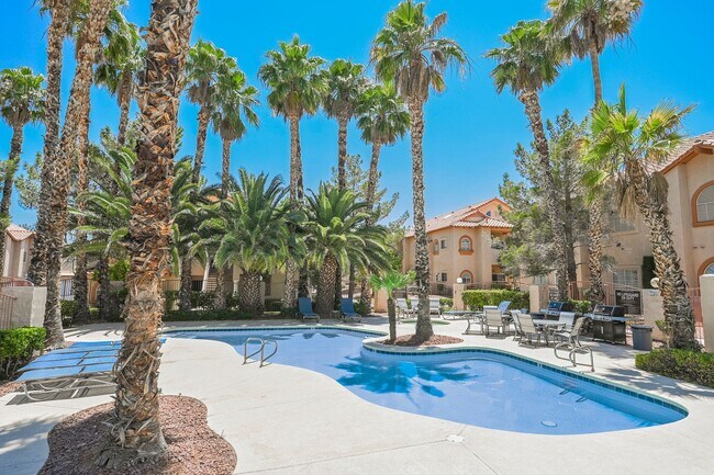 Building Photo - Gated Community townhome, with private garage