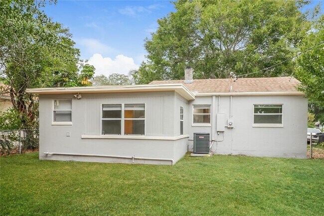 Building Photo - 1410 26th Ave S