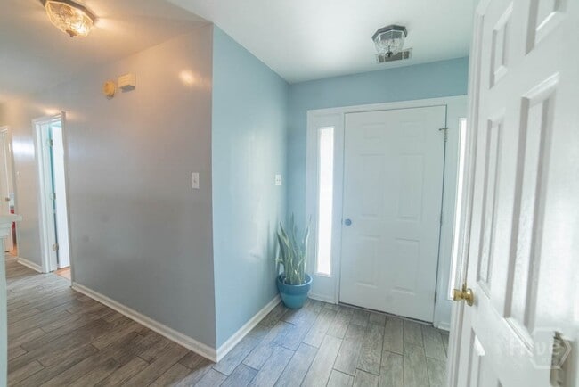 Building Photo - 373 Teal Lake Dr