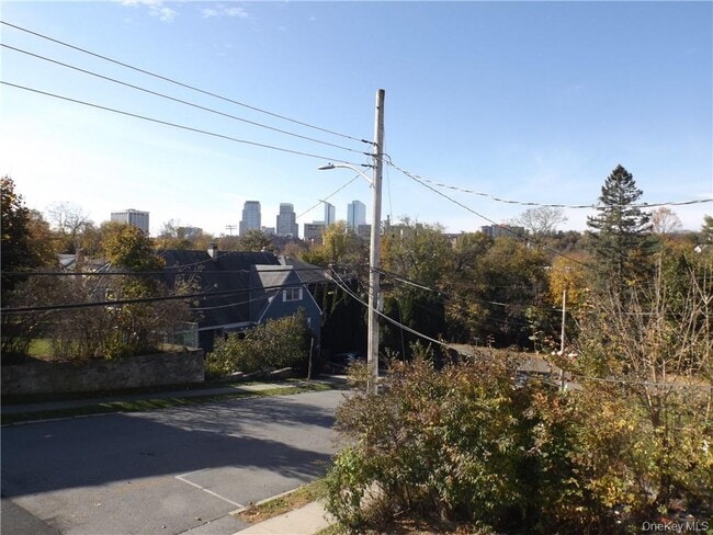 Building Photo - 24 Beechwood Ave