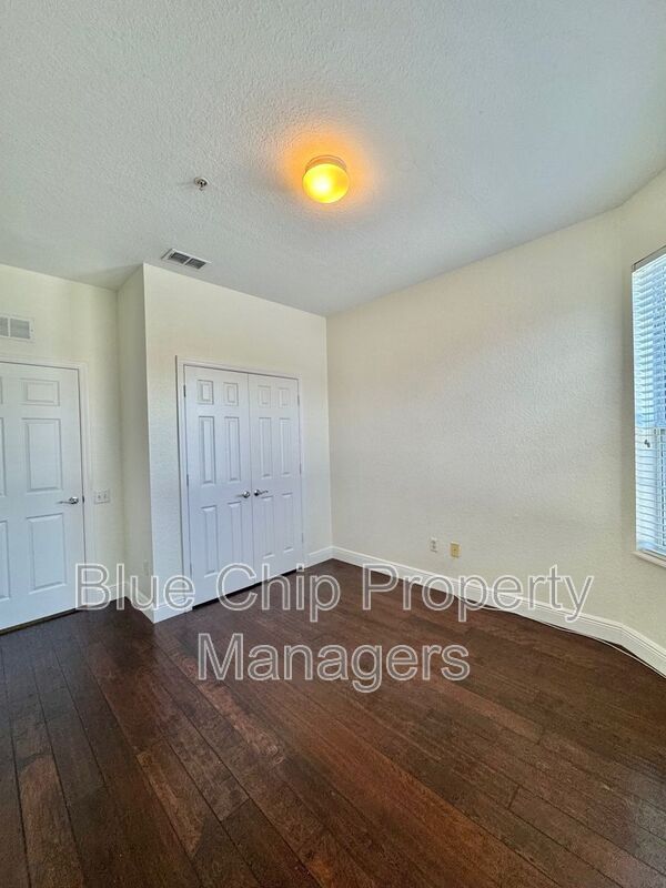 Building Photo - 6402 Cava Alta Dr