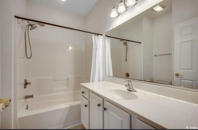Building Photo - Coastal Living Made Easy – 3BR Condo for Rent