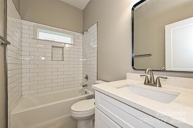 Building Photo - 117 W Henderson St