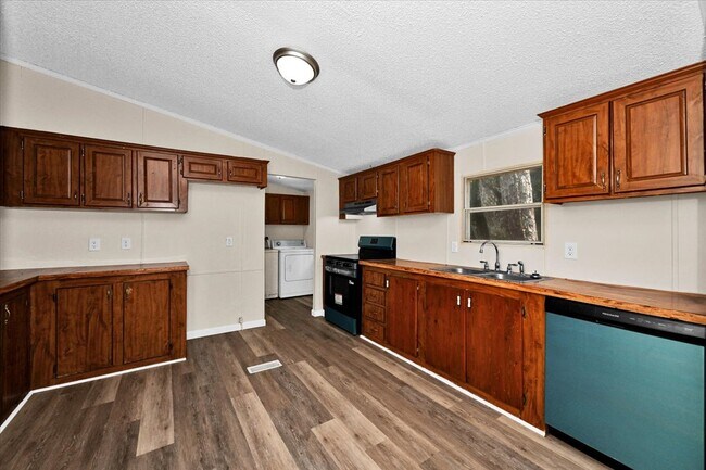 Building Photo - 575 Milligan Rd