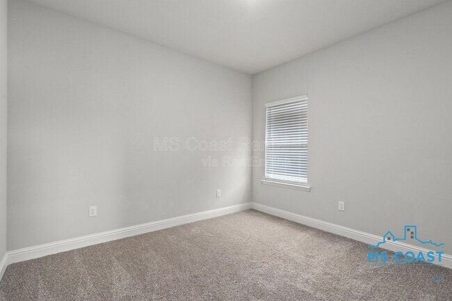Building Photo - 5759 Overland Dr