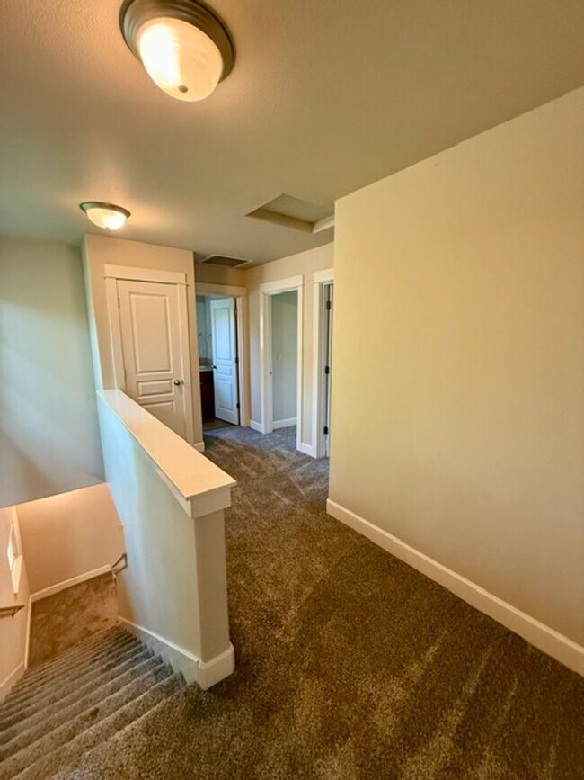 Building Photo - 20441 Aberdeen Dr