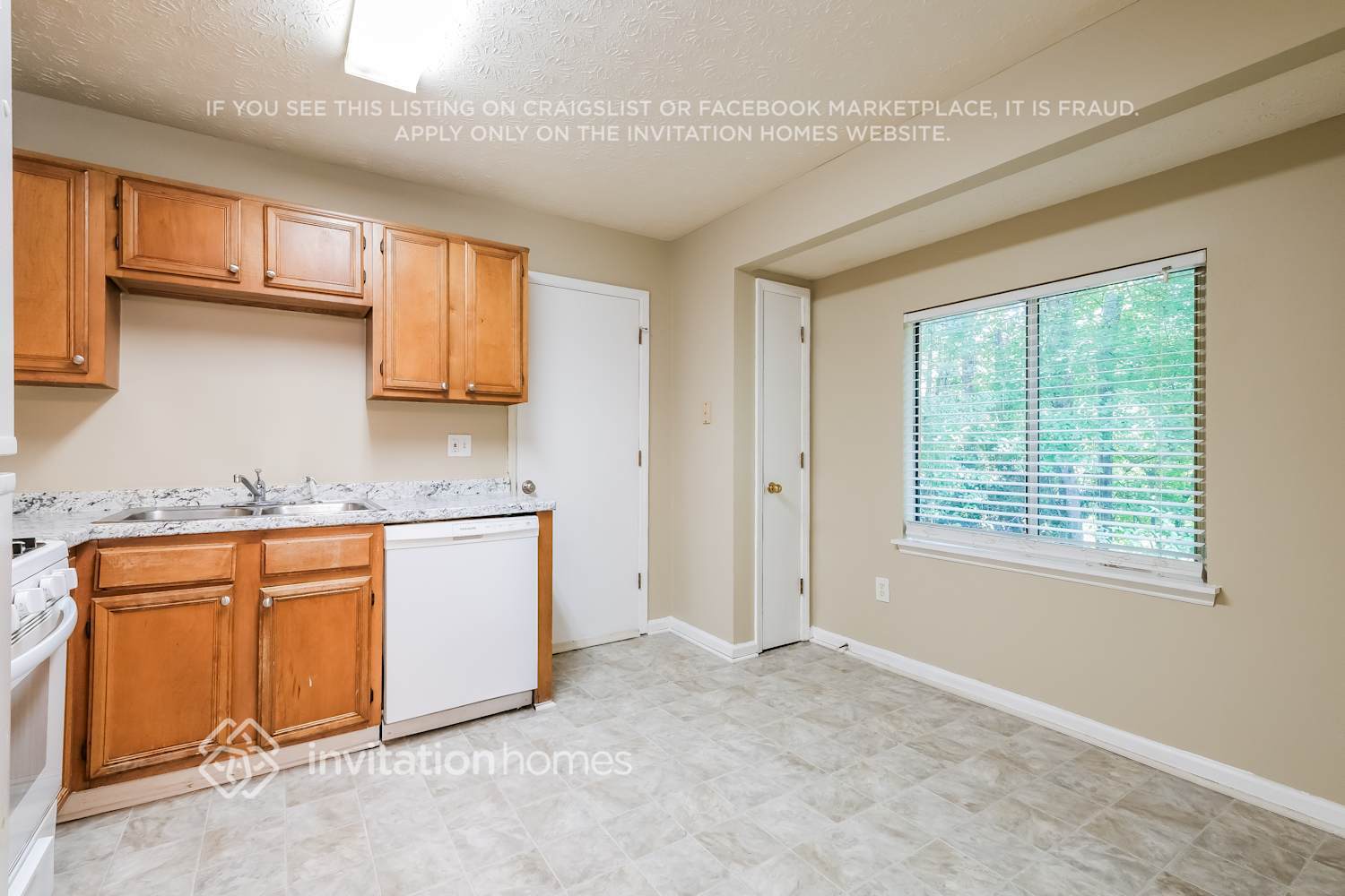 Building Photo - 2805 Wildflower Ln SW