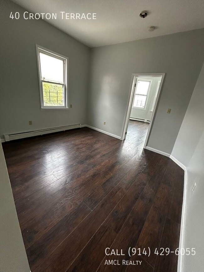 Building Photo - 40 Croton Terrace